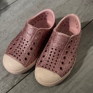Native Glittery Pink Kids shoes